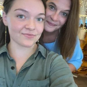 Meet your Posher, Carrie